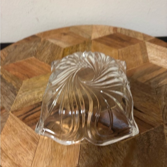 Mikasa Flores Clear Glass Trinket Dish | Swirled Catchall | Jewelry Bowl - Picture 9 of 10